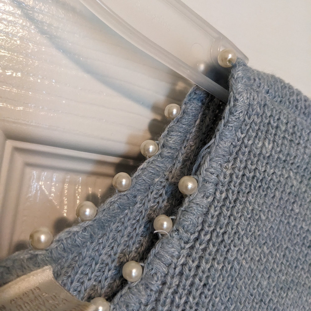 Victoria Jones Woman Gray Top with Pearl Accents - Picture 4 of 8